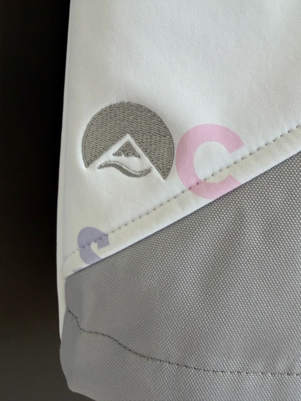 OOSC l Women's White Luxury Print Chic Ski Suit | L - Picture 13 of 17